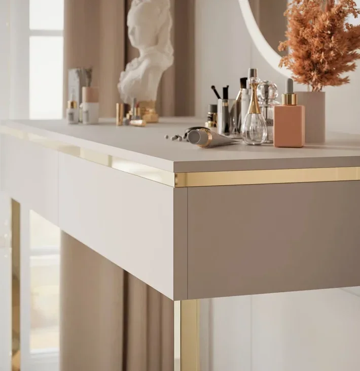 z Bedroom Furniture Stainless  - Z. A. Furniture ulasan dan harga